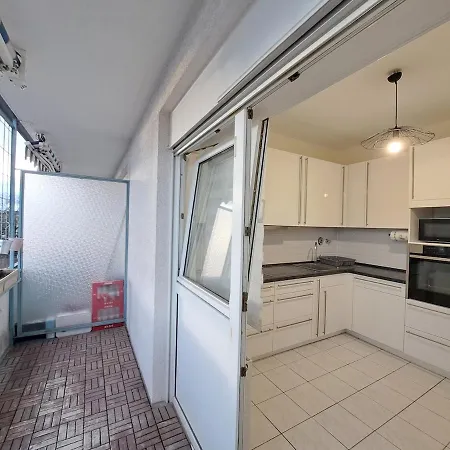 Schoenes In Einer 3er Wg-wohnung Geeignet Fuer Einen Mann Shared * 루드빅스하펜 암 라인