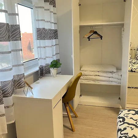 Schoenes In Einer 3er Wg-wohnung Geeignet Fuer Einen Mann Shared *