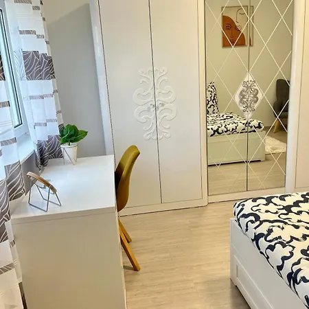 아파트 Schoenes In Einer 3er Wg-wohnung Geeignet Fuer Einen Mann Shared *