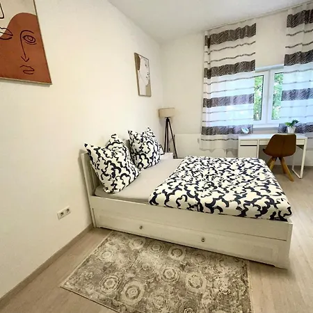 Schoenes In Einer 3er Wg-wohnung Geeignet Fuer Einen Mann Shared * 루드빅스하펜 암 라인