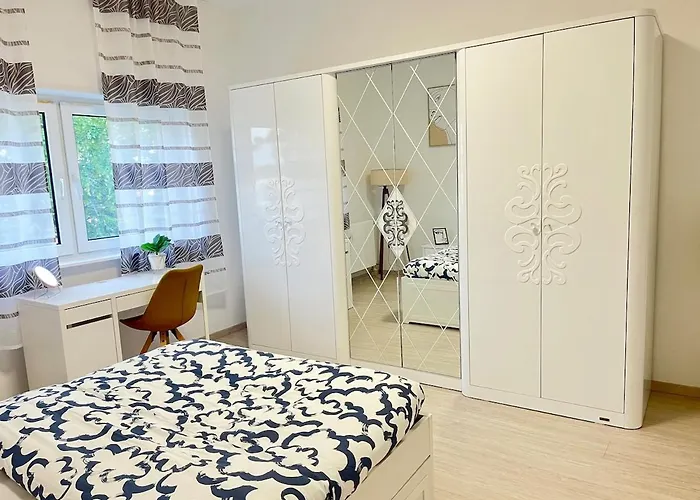 Schönes In Einer 3er Wg-wohnung Geeignet Für Einen Mann Apartment