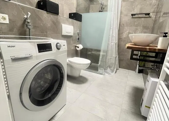 Apartment Schönes In Einer 3er Wg-wohnung Geeignet Für Einen Mann